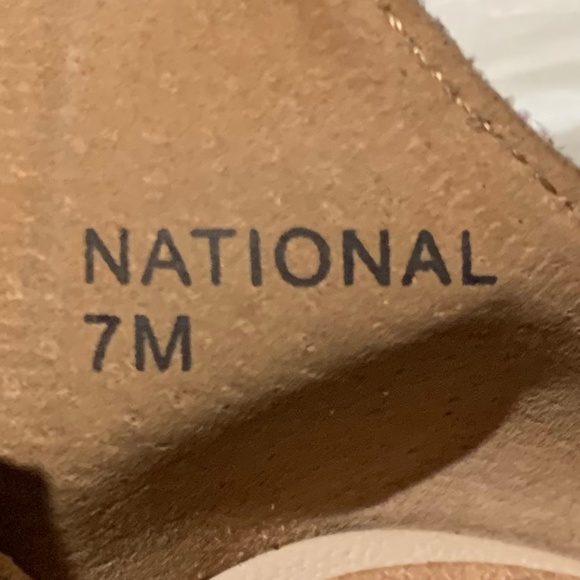 NEW 🔥TAHARI SUEDE LEATHER 🔥HEEL SANDALS - SZ 7  BROWN BEIGE OPEN TOE BACK ZIP - Picture 6 of 8